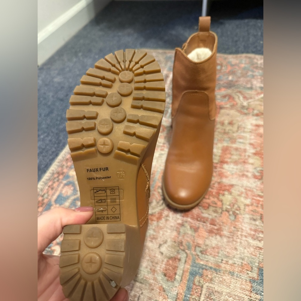 NWOT Soludos Shearling Booties - Picture 4 of 6